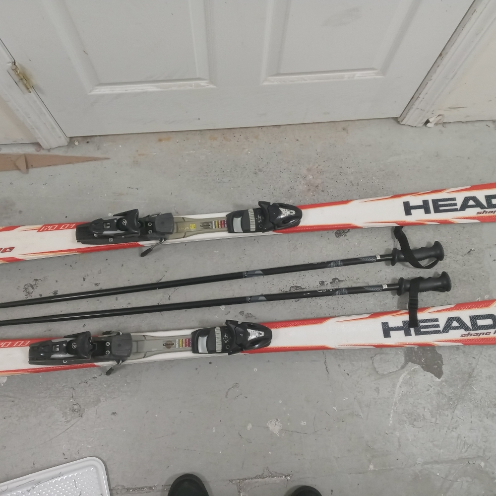 Skis - Picture 2 of 2